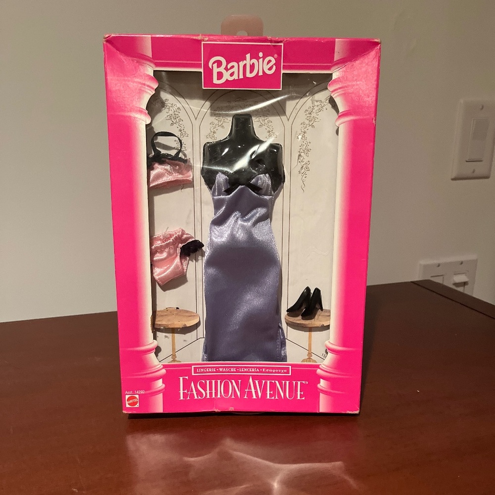 Barbie 1996 Fashion Avenue Lingerie NIB, Mattel